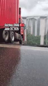 2033321 B